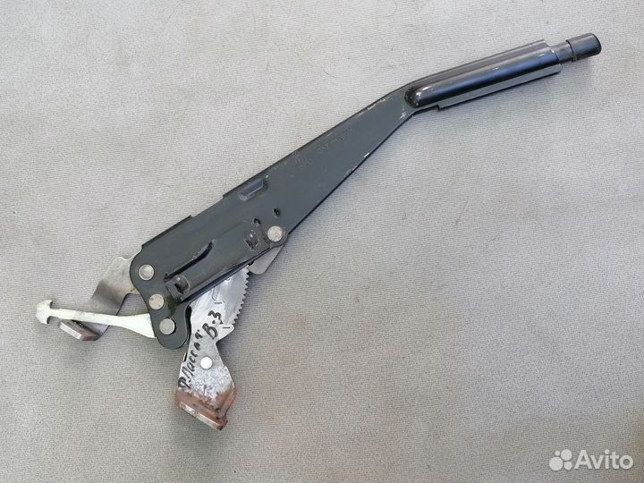 Рычаг стояночного тормоза VW Passat B3 1988-1993