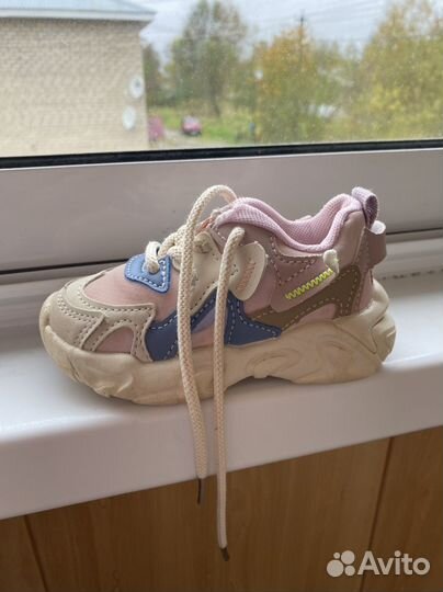 Кроссовки для девочки