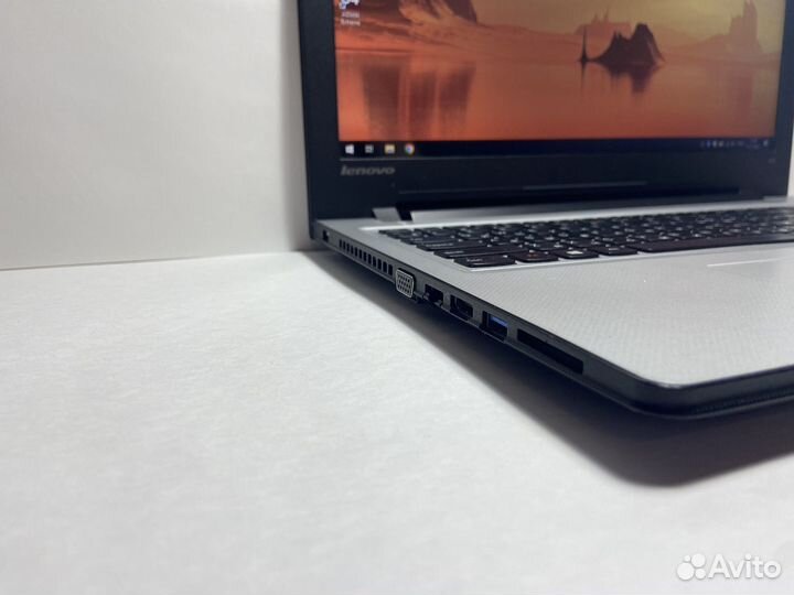 Ноутбук для офиса Lenovo i3/6gb/2видеокарты/256ssd