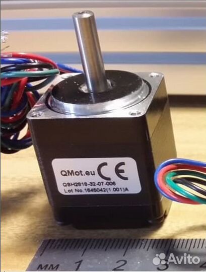 Шаговый двигатель с контроллером Trinamic tmcm1070