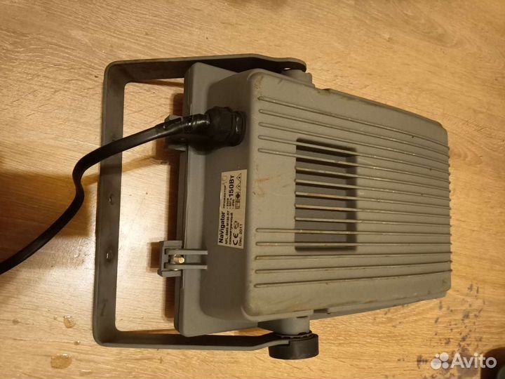 Прожектор уличный заливающего света