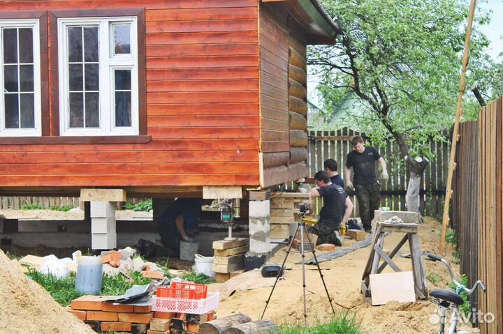 Бригада строителей