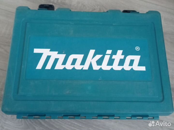 Перфоратор makita HR 2470 новый