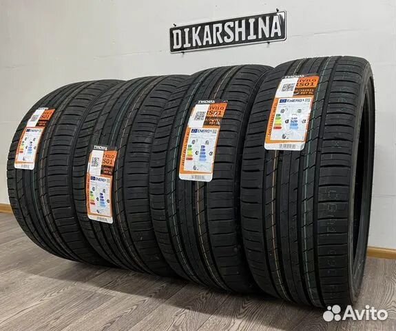 Tracmax X-Privilo RS01+ 245/35 R21 и 275/30 R21 98Y