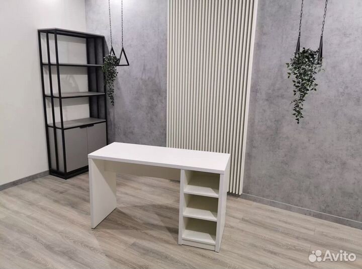 Маникюрный стол №2 лофт