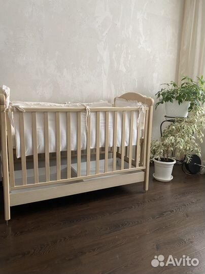 Детская кроватка