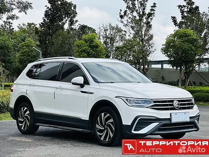 Volkswagen Tiguan L 2.0 AMT, 2022, 29 000 км