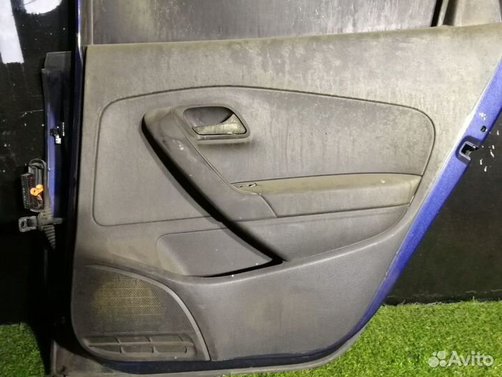 Обшивка двери задней правой Volkswagen Polo
