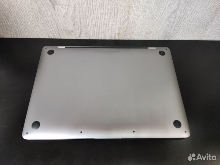 MacBook Pro 13 - inch, M1, 2020 (A2338)