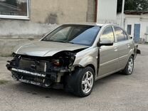 Kia Rio 1.4 AT, 2005, битый, 250 000 км, с пробегом, цена 330 000 руб.