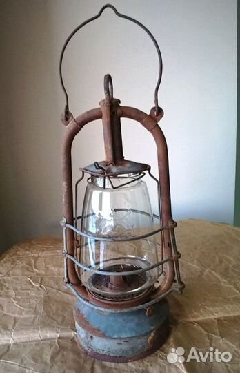 Старинная керосиновая лампа Летучая мышь