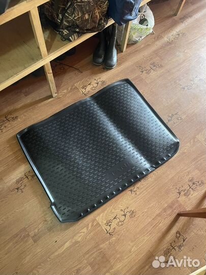 Задний коврик