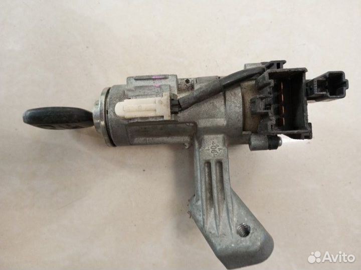 Замок зажигания Toyota Corolla E12 3ZZ 2006