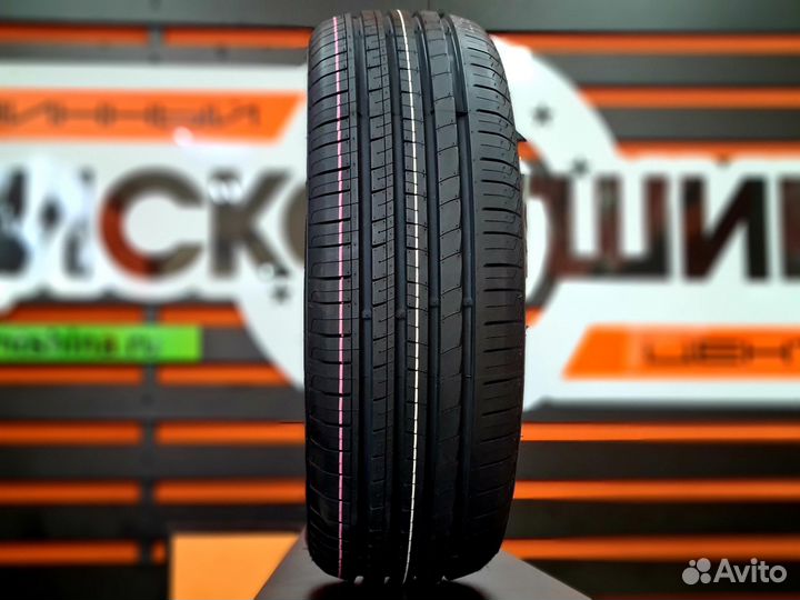 Royal Black Royal Mile 205/55 R16