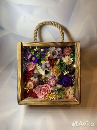 Панно с сухоцветами и стабилизированными цветами