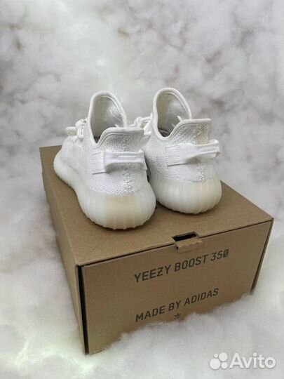 Кроссовки adidas yeezy boost 350 v2 белые