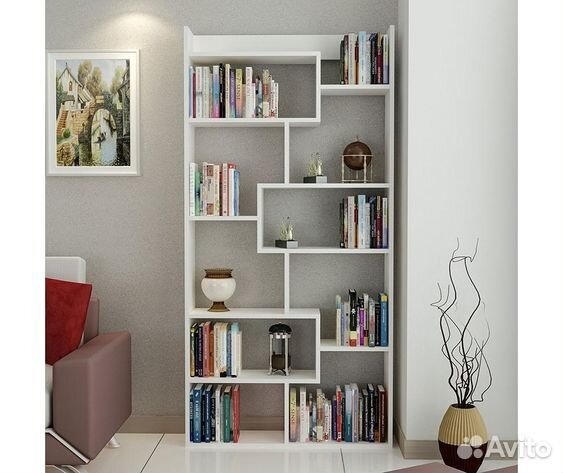 Книжный стеллаж