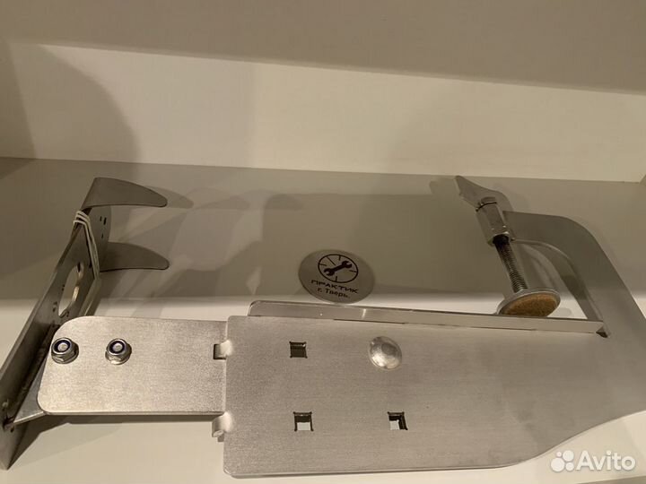 Струбцина для крепления датчика garmin на пвх лодк