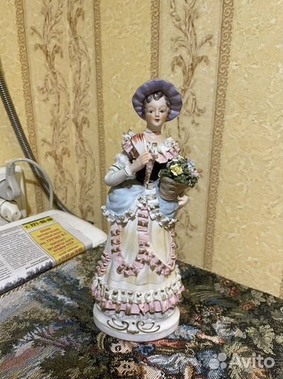 Статуэтка бисквитный фарфор