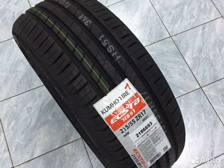 Kumho Ecsta HS51 215/55 R17
