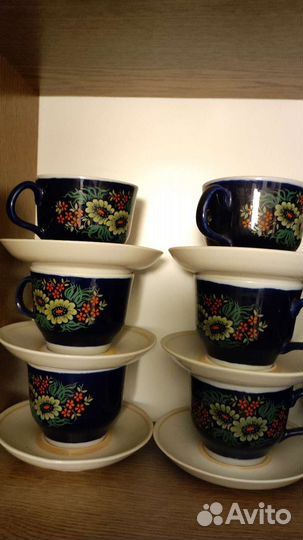 Чашки с блюдцами