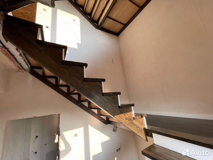 Отделка лестниц деревом качественно и в срок