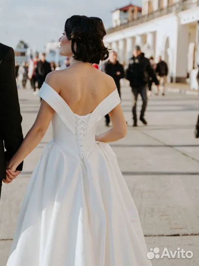 Свадебное платье 42-44 бу