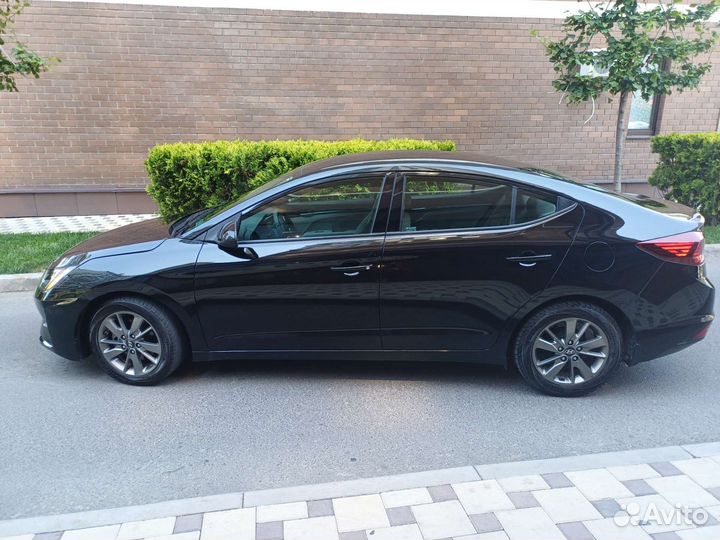 Hyundai Elantra, 2020