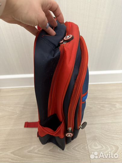 Портфель школьный новый
