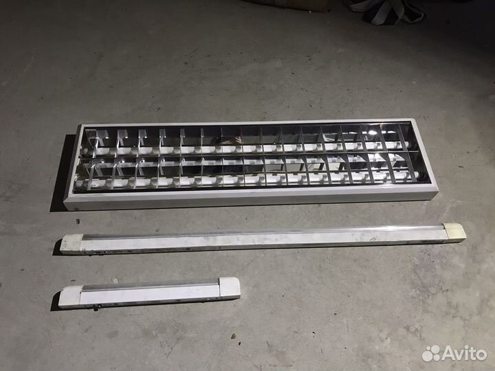 Светильники с лампами дневного света