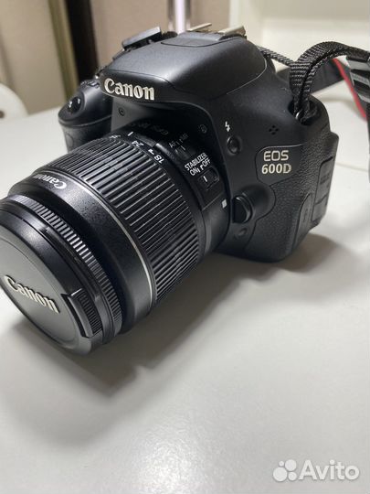 Зеркальный фотоаппарат Canon eos 600D