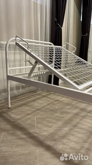 Медицинская кровать