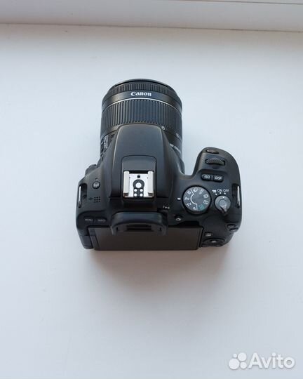 Фотоаппарат canon 200d