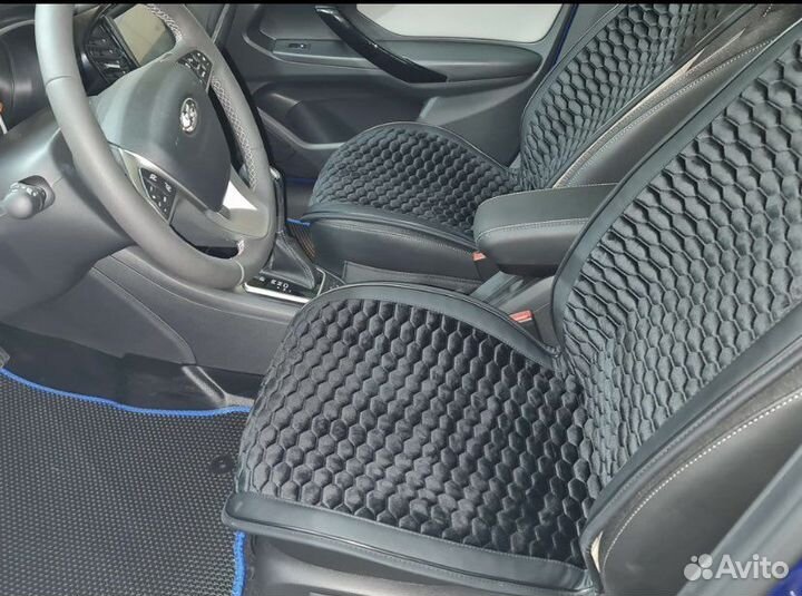 Накидки на сиденья автомобиля