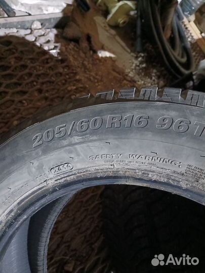 Kumho WinterCraft Ice Wi32 205/60 R16