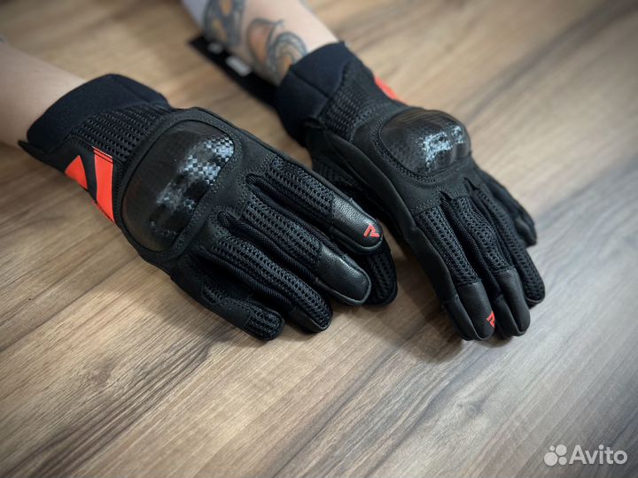 Мотоперчатки Rebelhorn Gap III, Black/Fluo Red