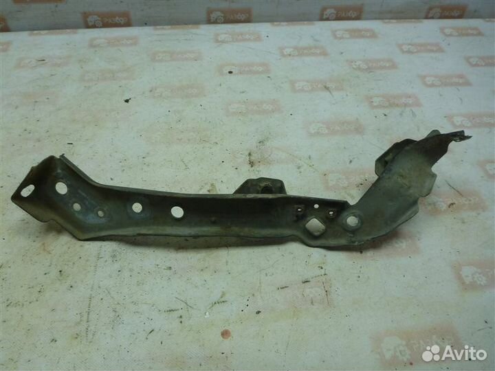 Кронштейн передний правый Renault Fluence L30R K4M