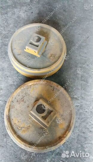 Колесо направляющее Hitachi ZX240-3