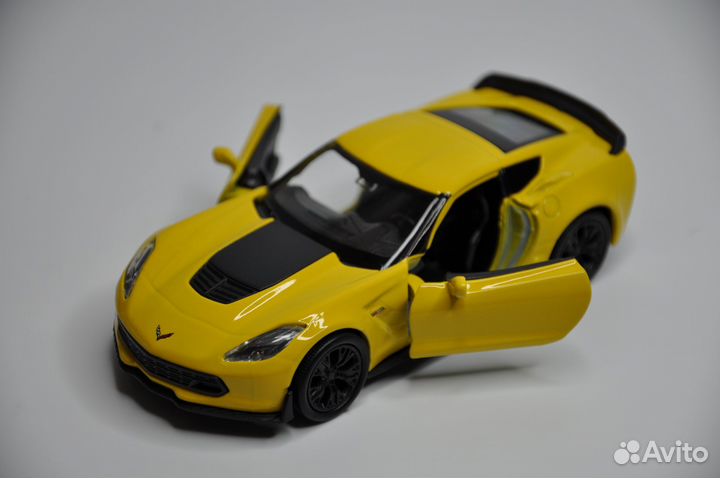 Модель автомобиля Chevrolet Corvette Z06 металл