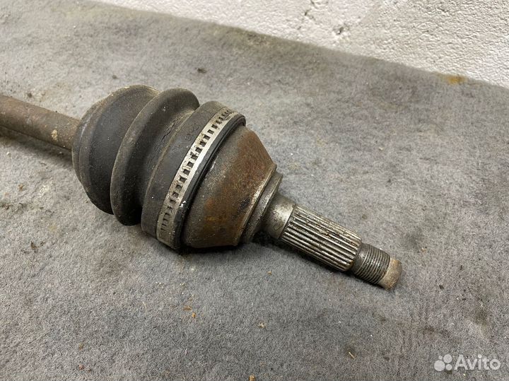 Привод левый Mazda 626 GC