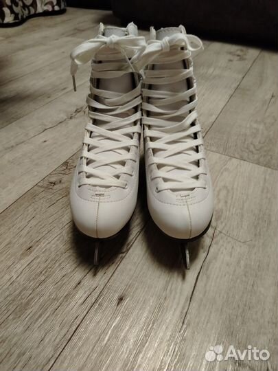 Коньки фигурные 38 размер