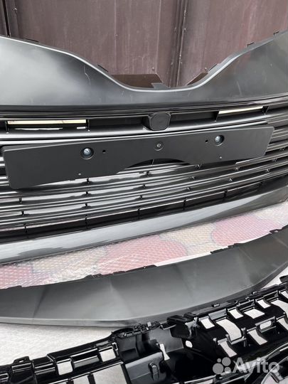 Бампер передний на Камри V75