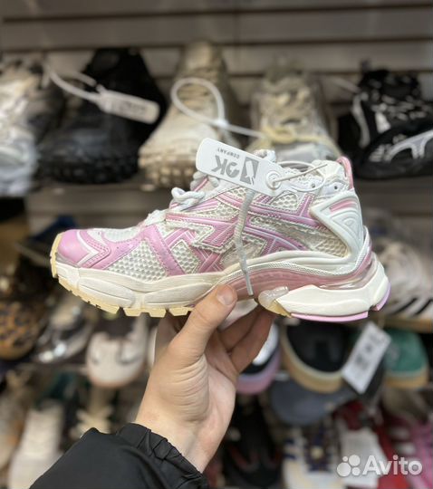 Кроссовки balenciaga runner розовые premium