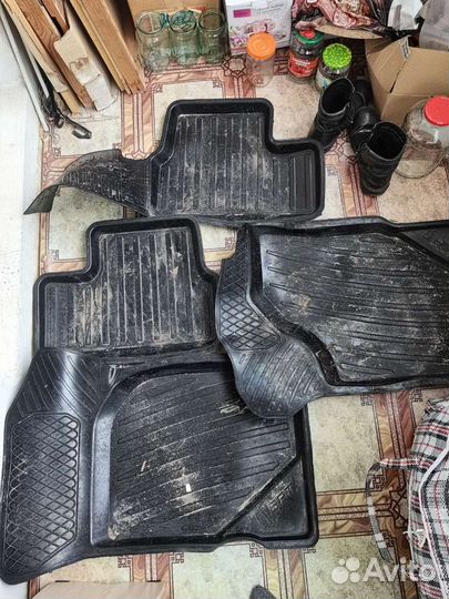 Автомобильные коврики резиновые