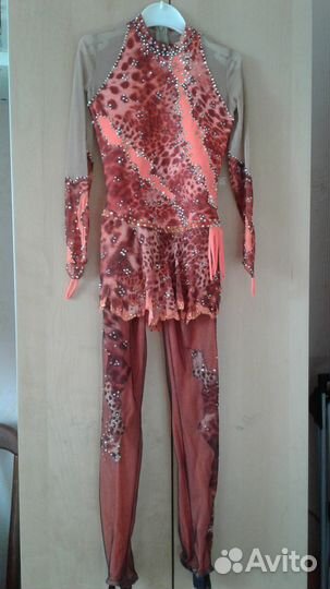 Платье для выступлений по фигурному катанию