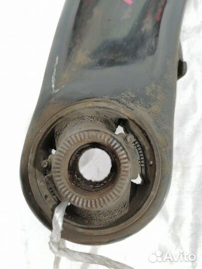 Рычаг подвески передний правый Toyota Ractis