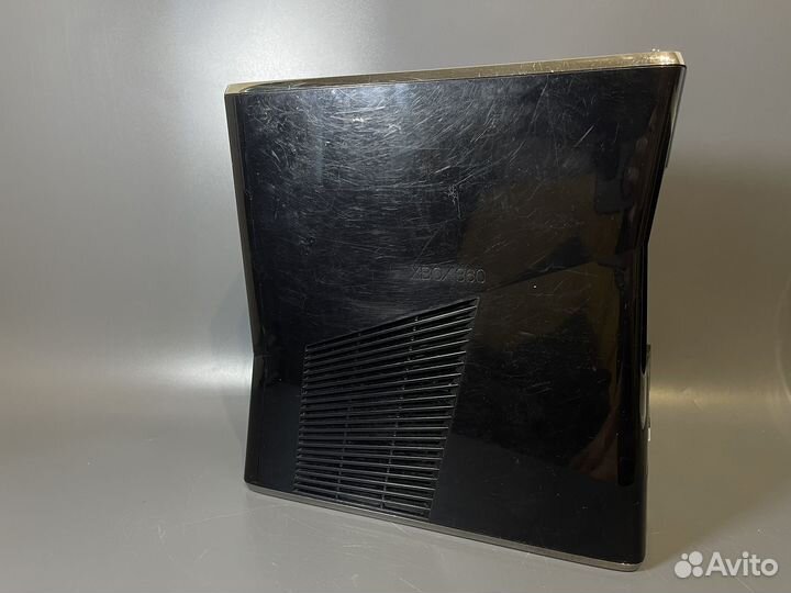 Xbox 360 250GB freebot + 32 игры