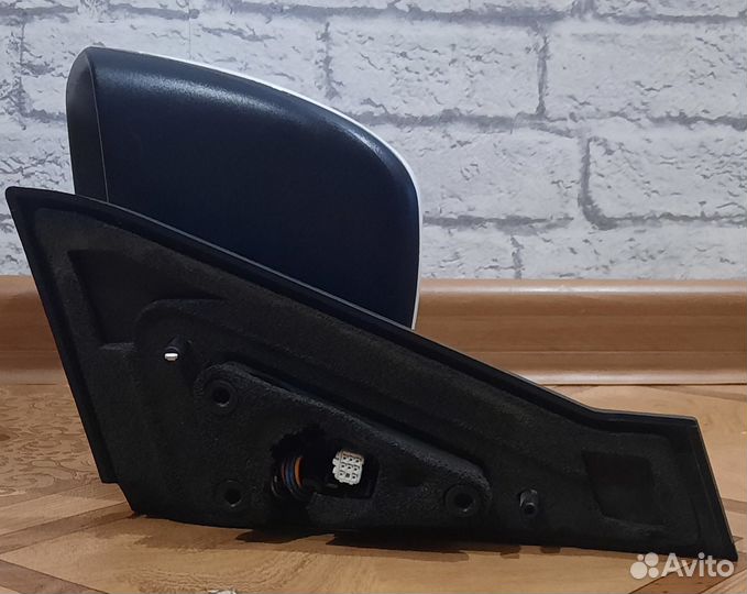 Боковое зеркало левое на Mazda Premasy
