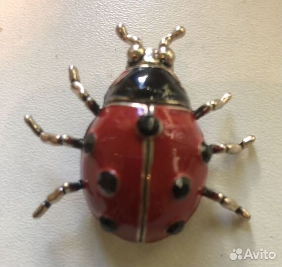 Брошь Божья коровка