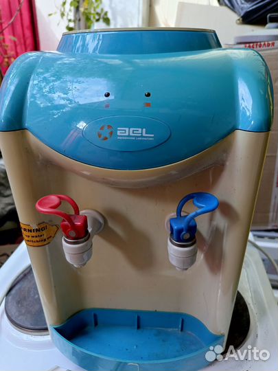 Кулер для воды настольный